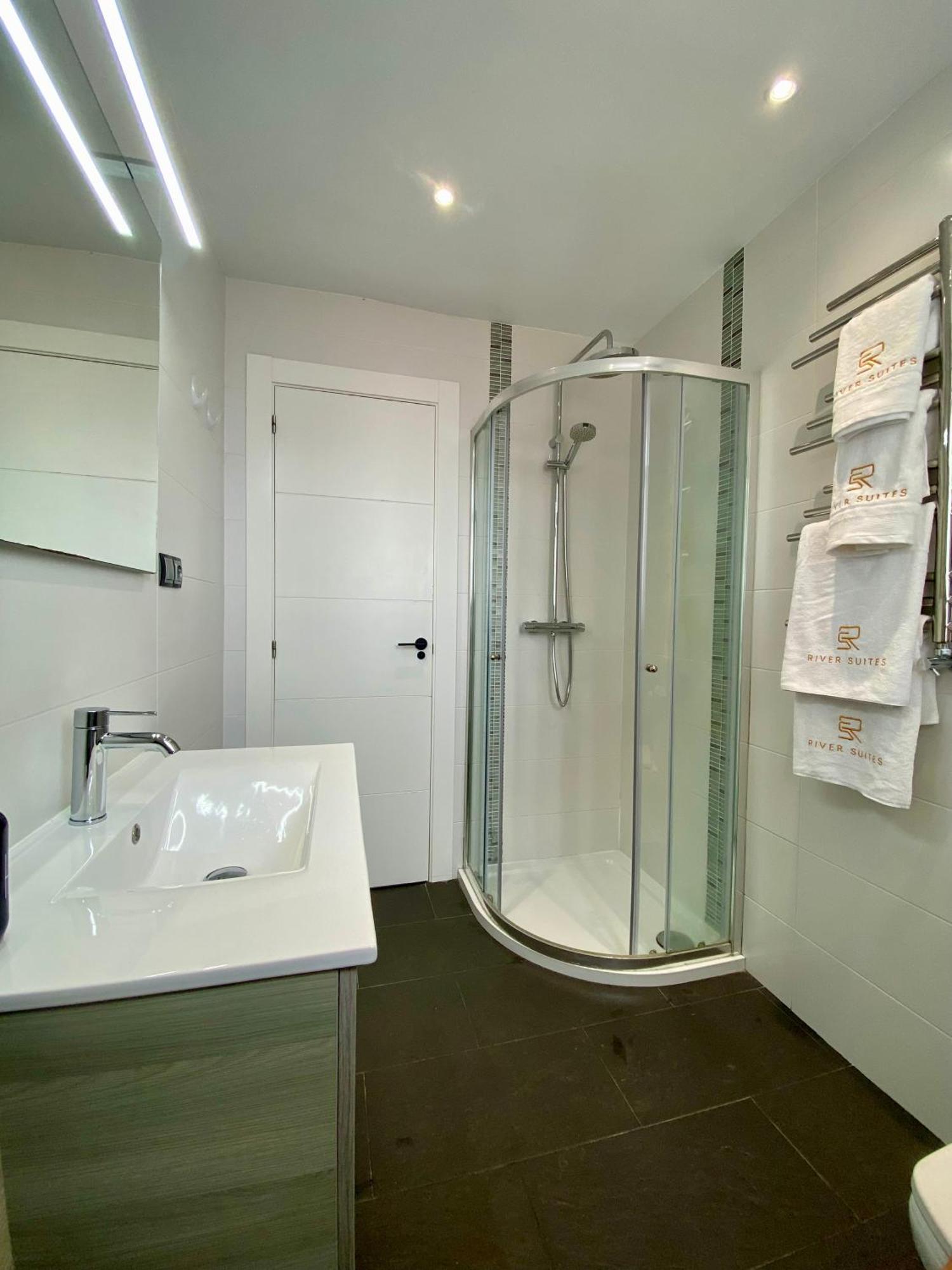 Apartamento De Lujo River Suites Santander Eksteriør bilde
